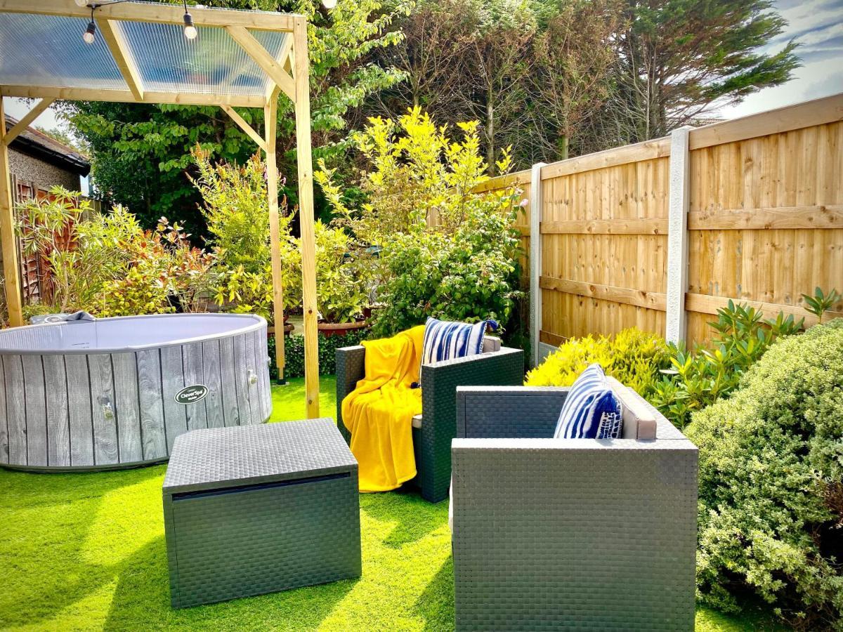 Remarkable 3-Bed Hot Tub House In Blackpool Bagian luar foto