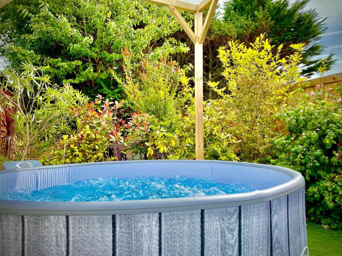 Remarkable 3-Bed Hot Tub House In Blackpool Bagian luar foto