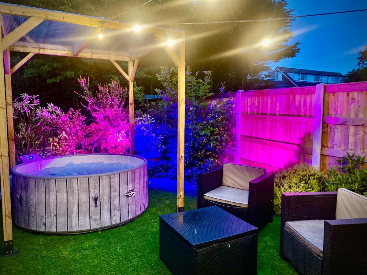 Remarkable 3-Bed Hot Tub House In Blackpool Bagian luar foto
